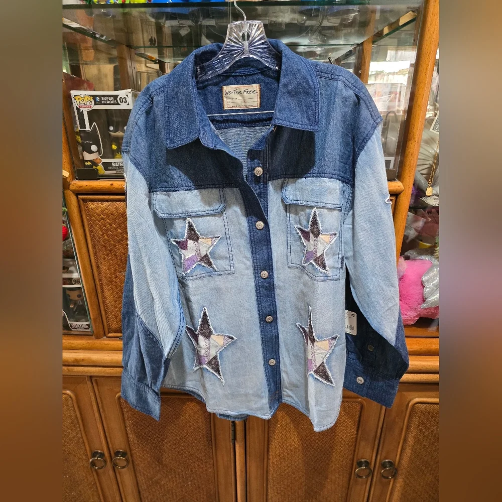 WE THE FREE PEOPLE THE STARS DENIM TOP 🌟 - Picture 3 of 8